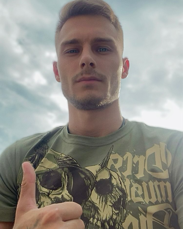 Анна Трінчер заспівала з ветераном війни: від цього відео неможливо стримати сліз